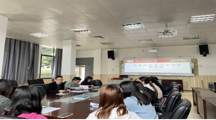 做爱视频
教师对宿舍社区化试点项目开展业务指导